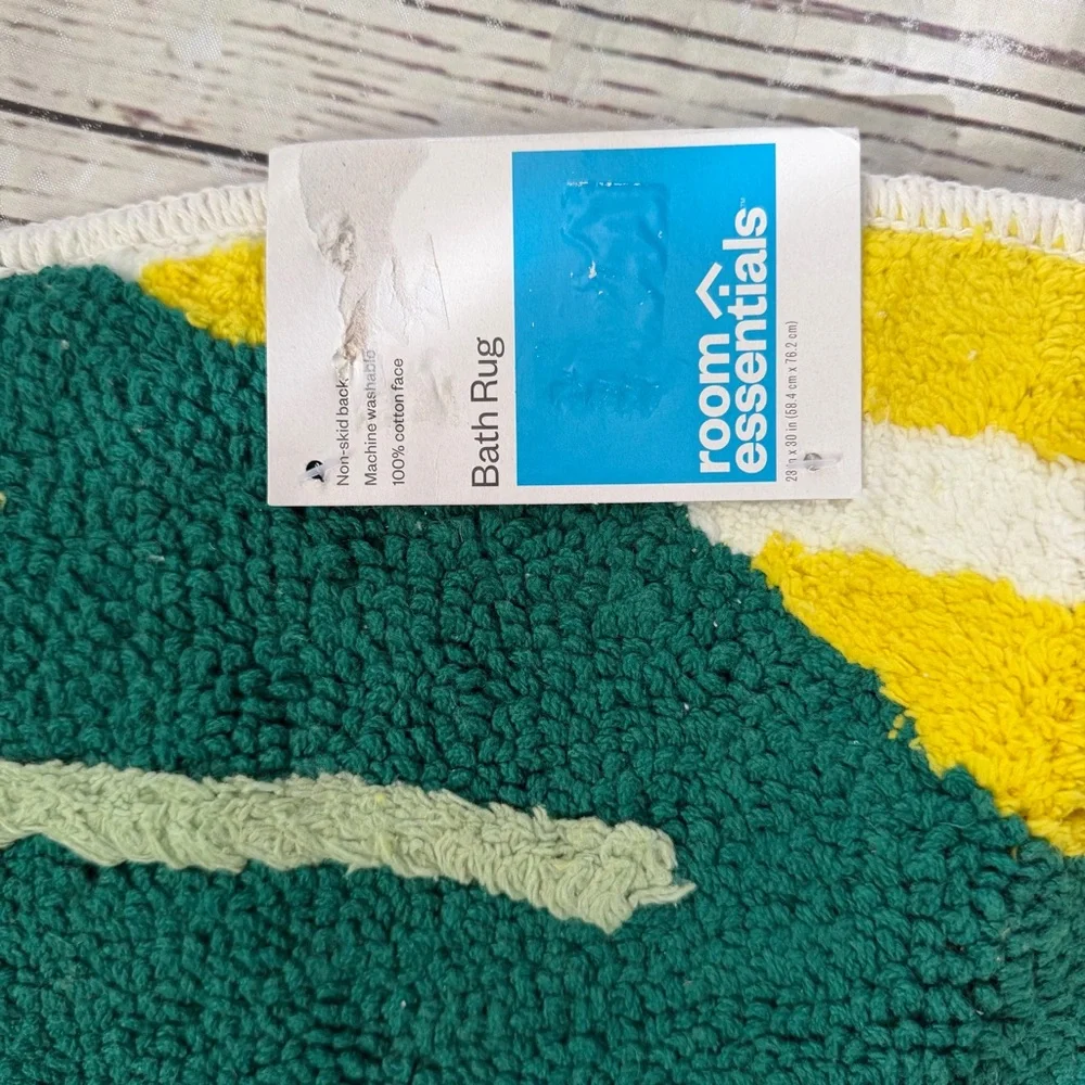 Room Essentials Leaf Bath Rug lemon design